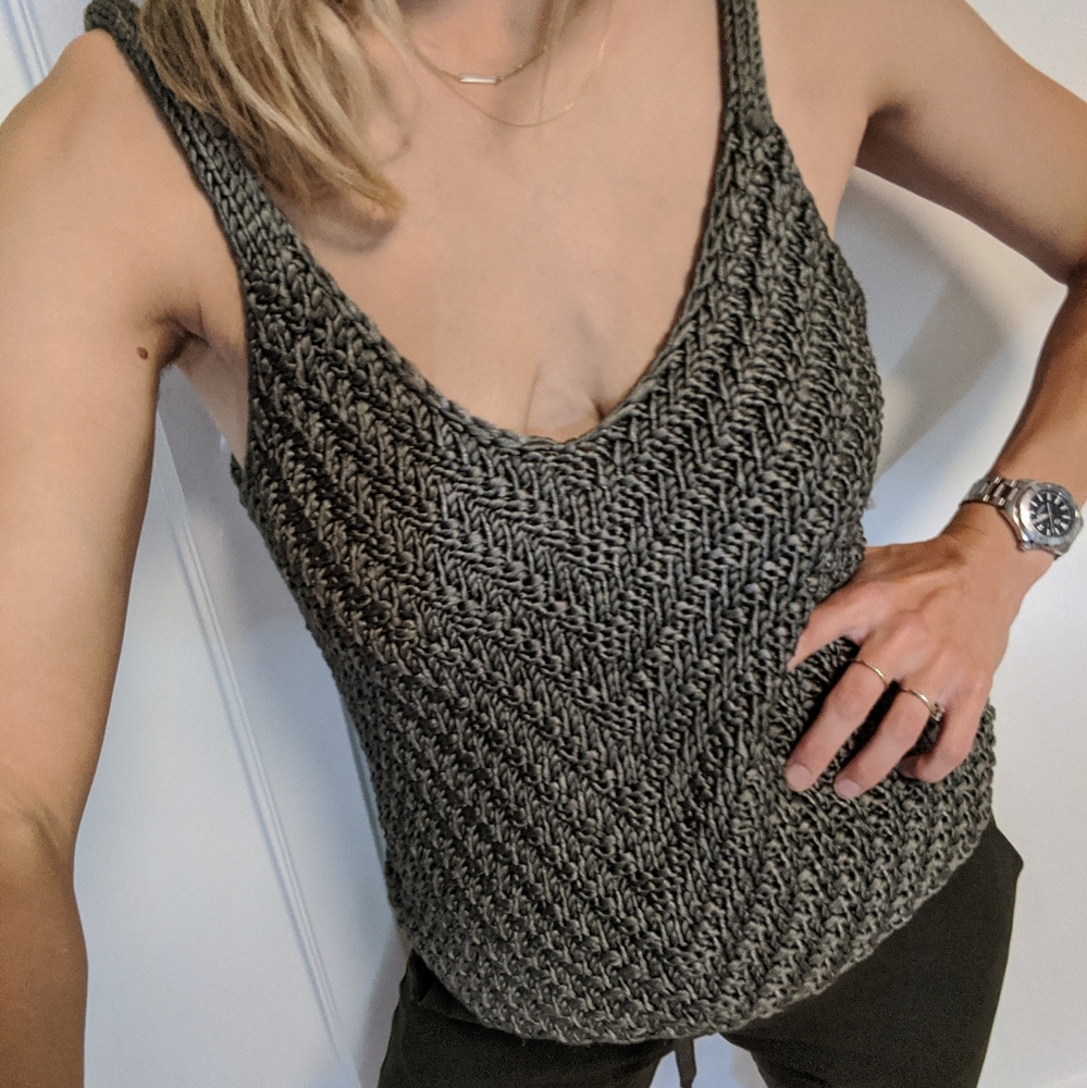 Gorgeous green knit top